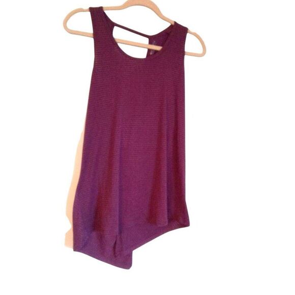 ATHLETA Essence tie back tank Size Medium - Picture 4 of 4